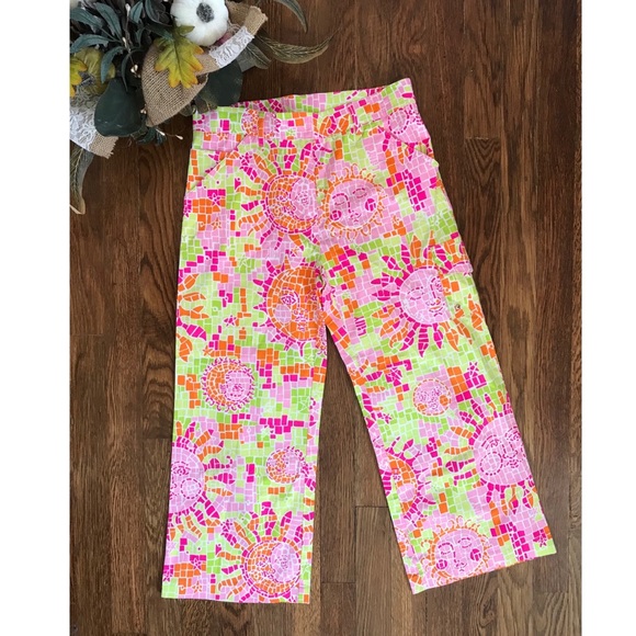 Lilly Pulitzer Pants - Vintage Lilly Pulitzer Mosaic Sun Salute Capris